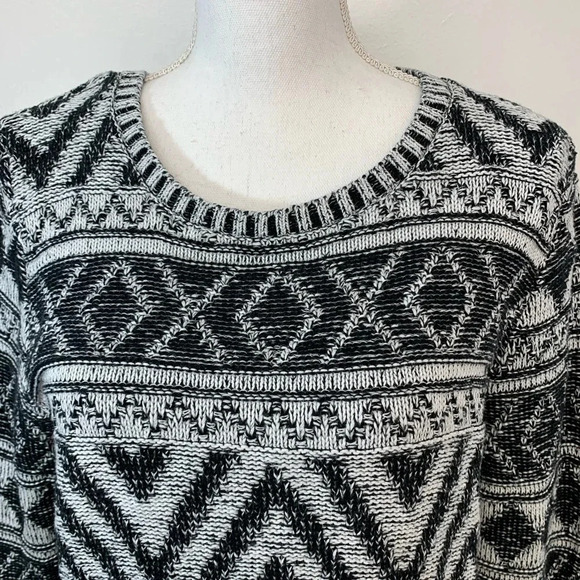 Lucky Brand Sweater Woman Large Black White Geometric Print  Long Sleeve Boxy - Picture 2 of 8